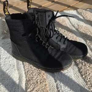 Dr. Martens Big Kids Size US 3